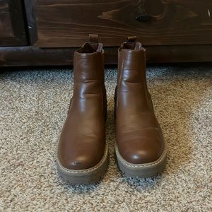 Brown Lug Sole Chelsea Boot size 9